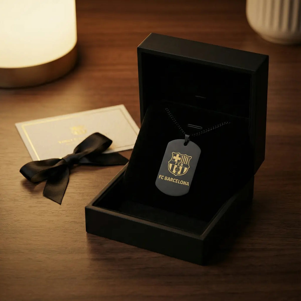 Collier plaque acier titane noir – édition football